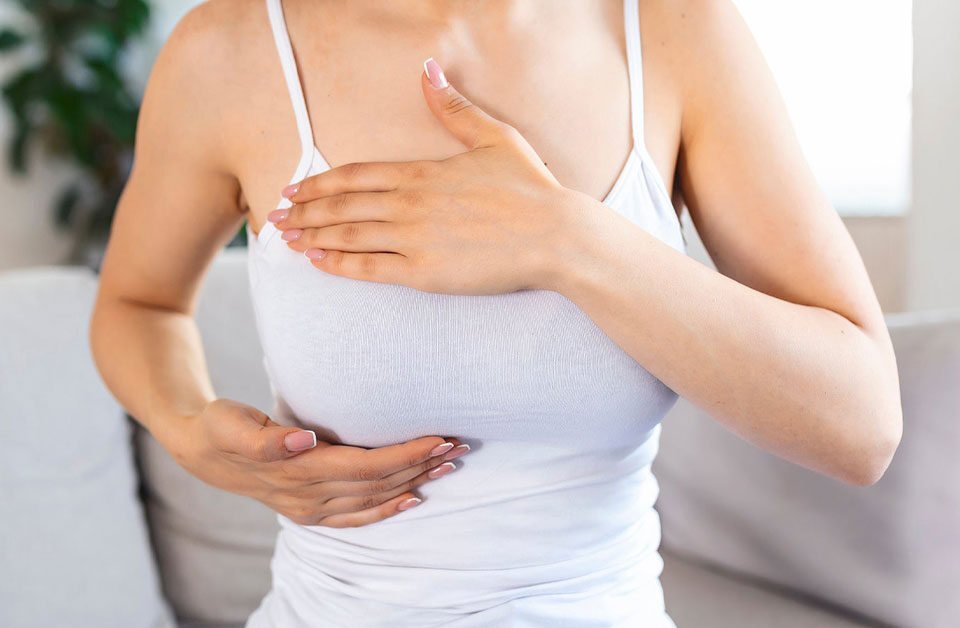 Noduli la sân înainte și după mestruație